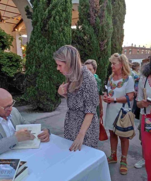 Federico Cabello de Alba Hernández desvela su primera novela tras cuatro décadas de servicio policial