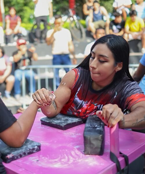 La bicampeona panamericana de lucha de brazos, Micaella Ferca, está a punto de cumplir un nuevo sueño y Gisela Valcárcel apoya este logro