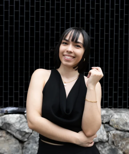 Neysha Santos Piñero debuta en la literatura con una antología cargada de magia y emociones