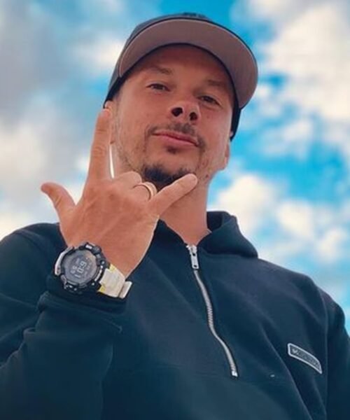Mario Hart incursiona en la cumbia con “Noche pa’ los dos” (VIDEO)