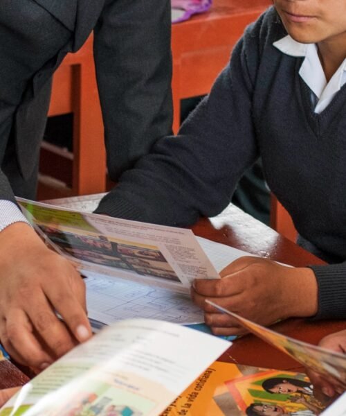 Minedu separa a más de 1000 docentes  y administrativos