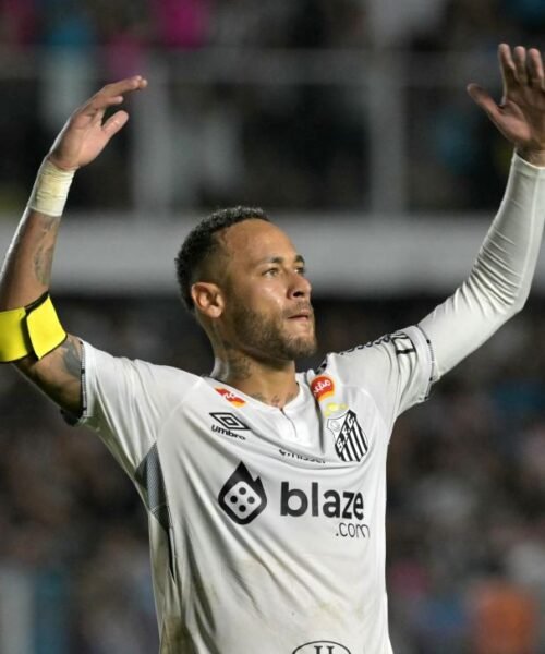 Neymar renueva contrato con el Santos hasta el final de 2025