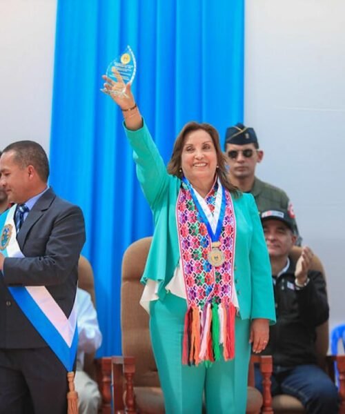 Dina Boluarte prepara programa dominical en señal del Estado