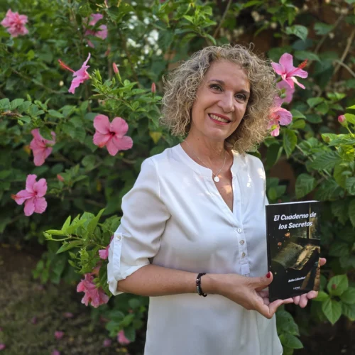 Mª Belén Lilienthal Márquez presenta su primera novela: una historia de secretos, memorias y redención