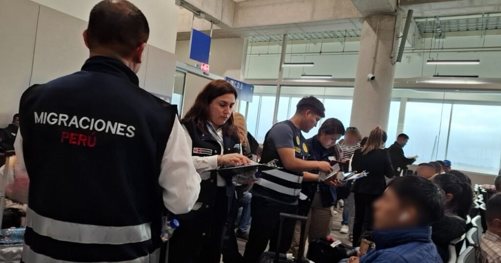 Más de 900 extranjeros fueron inadmitidos por Migraciones por no cumplir requisitos de ingreso