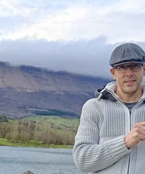 Roberto Bordes Astobiza debuta en la narrativa con una novela que interpela al lector desde los valores humanos