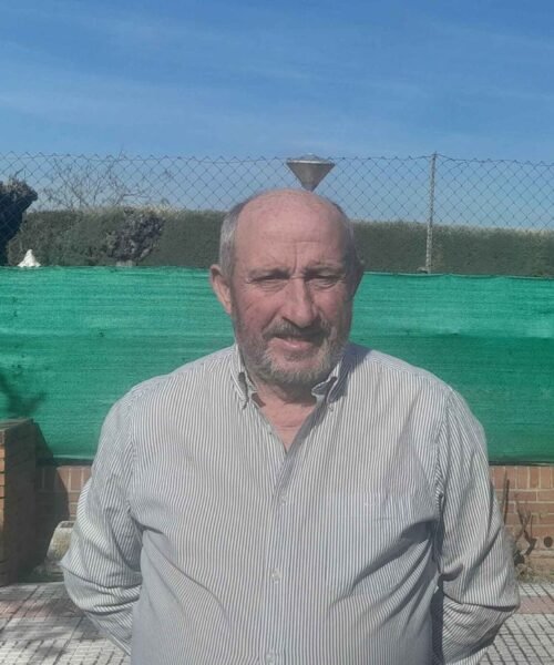 Livino Pecharroman Sancha recupera la memoria colectiva de su pueblo en una obra única de foto-historia