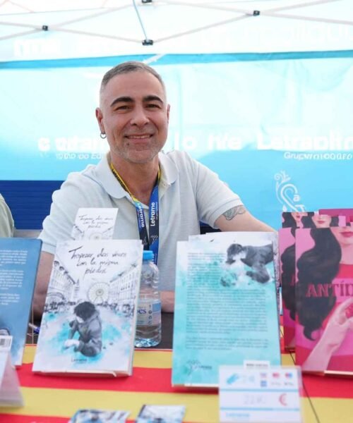 Sant Jordi celebra la literatura que conecta con la vida: Miguel Ángel Cruz Álvarez presenta sus obras “Tropezar dos veces con la misma piedra” y “Mirar hacia arriba cuando llueve”
