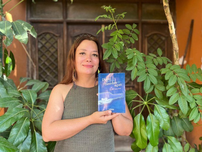 RENATTA TORRES NAVA CONVIERTE EL AGUA EN LENGUAJE  POÉTICO EN «DIARIO PARA UN HOMBRE DE AGUA»
